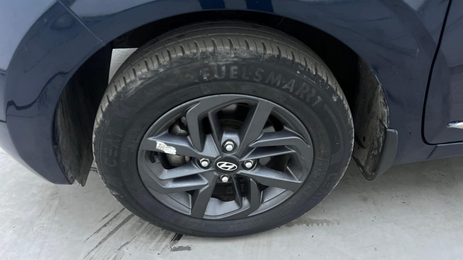 Used 2022 Hyundai Grand i10 Nios Sportz 1.2 Kappa VTVT Petrol Manual tyres LEFT FRONT TYRE RIM VIEW
