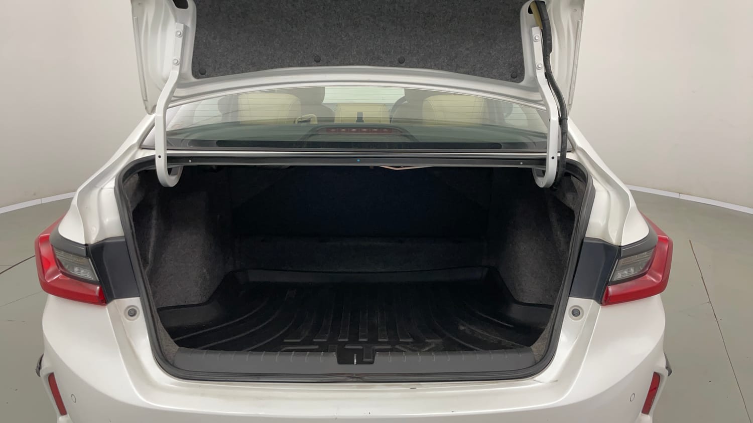 Used 2020 Honda City ZX Petrol Petrol Manual interior DICKY INSIDE VIEW