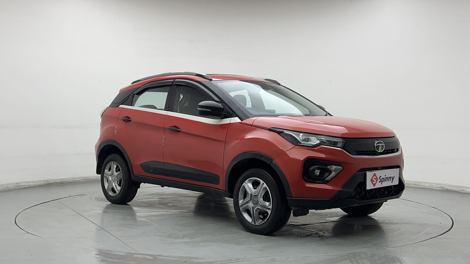 Used 2022 Tata Nexon XM Plus (S) Petrol Manual exterior RIGHT FRONT CORNER VIEW