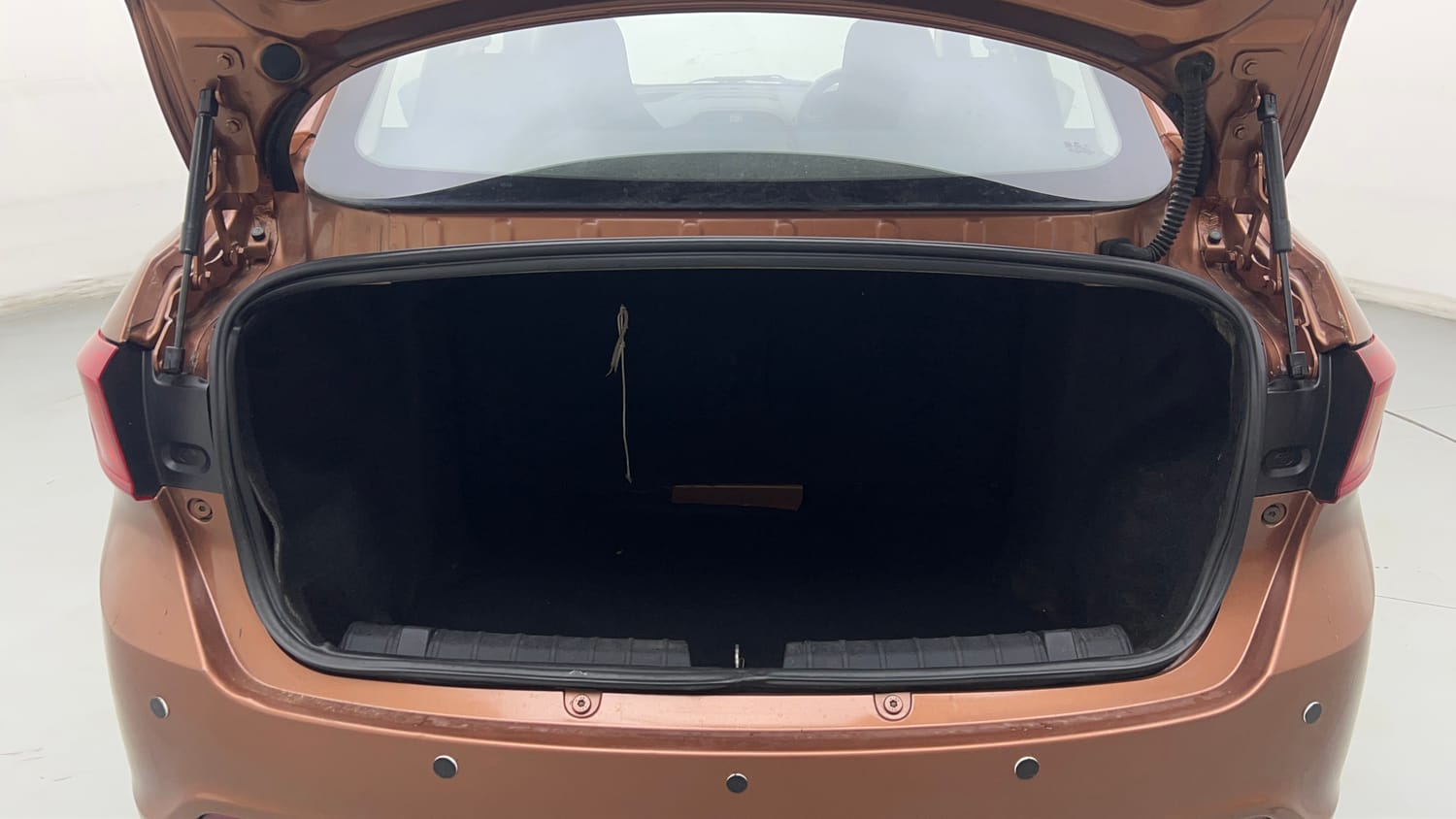 Used 2018 Tata Tigor Revotron XE Petrol Manual interior DICKY INSIDE VIEW