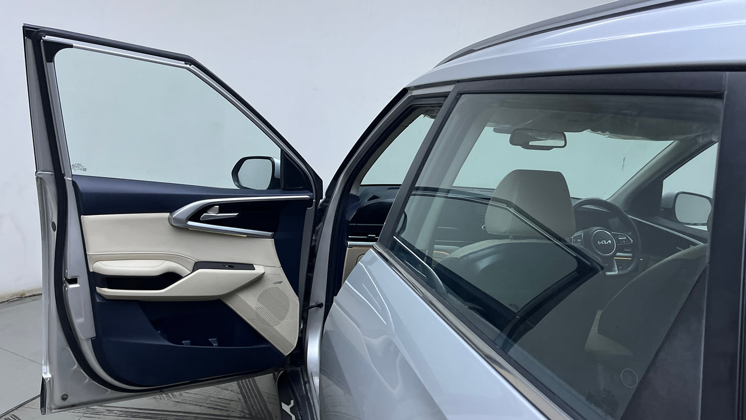 Used 2023 Kia Carens Luxury Plus 1.5 Diesel AT 7 STR Diesel Automatic interior LEFT FRONT DOOR OPEN VIEW