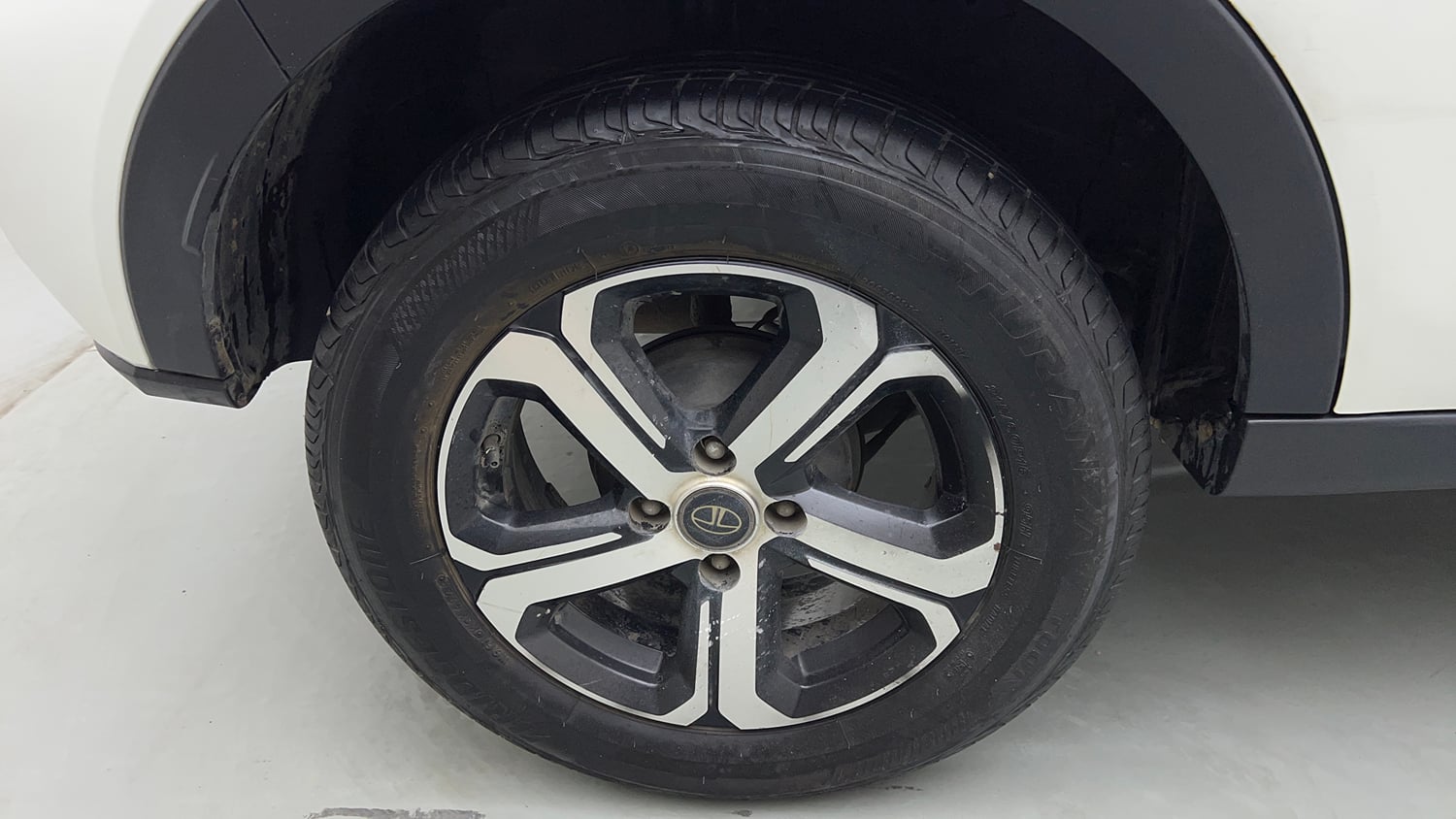 Used 2021 Tata Nexon XZ Plus (O) Petrol Manual tyres RIGHT REAR TYRE RIM VIEW