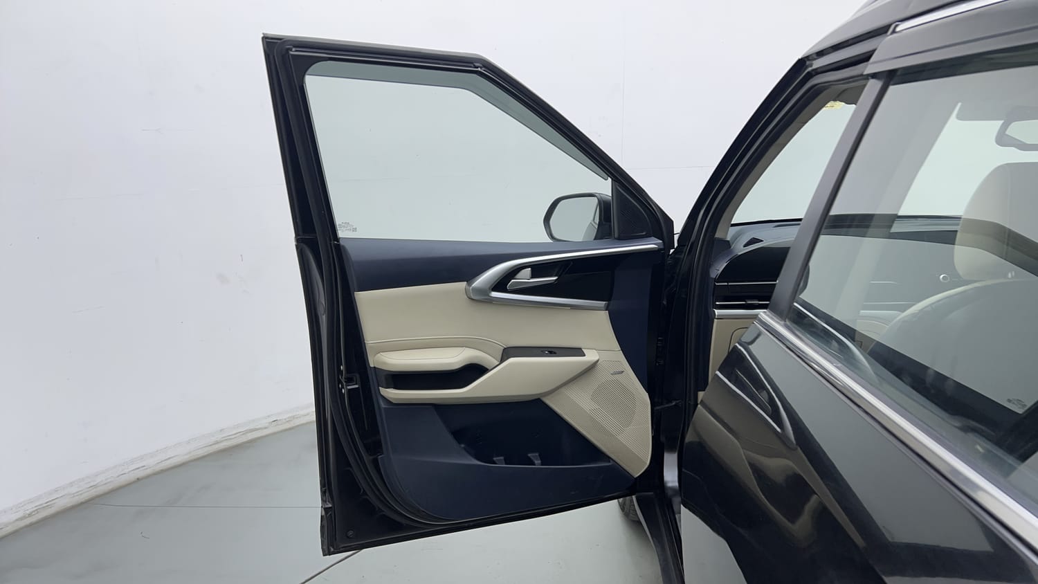 2022 Kia Carens Luxury Plus 1.5 Diesel 6 STR-21