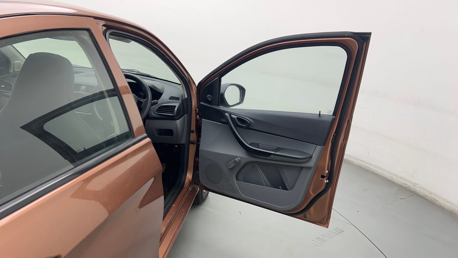 Used 2018 Tata Tigor Revotron XE Petrol Manual interior RIGHT FRONT DOOR OPEN VIEW