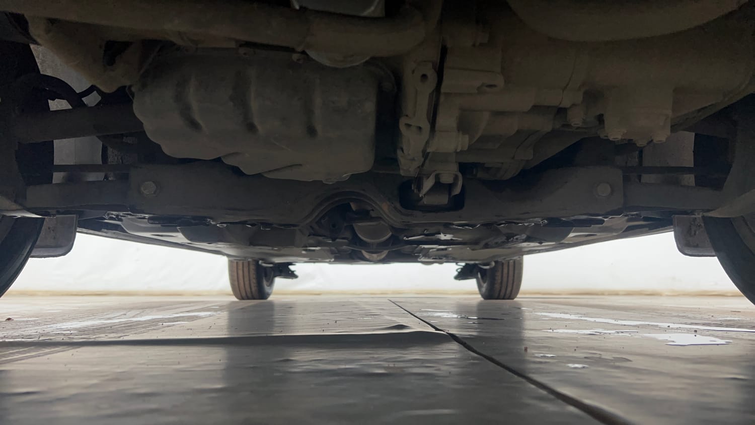 Used 2021 Volkswagen Vento Highline 1.0L TSI Petrol Manual extra FRONT LEFT UNDERBODY VIEW