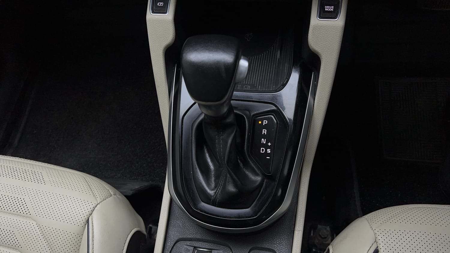 2022 Kia Carens Luxury Plus 1.5 Diesel 6 STR-16