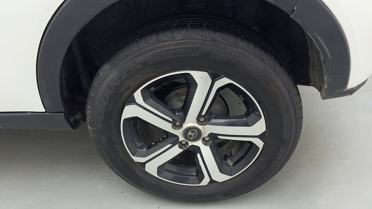 Used 2021 Tata Nexon XZ Plus (O) Petrol Manual tyres LEFT REAR TYRE RIM VIEW