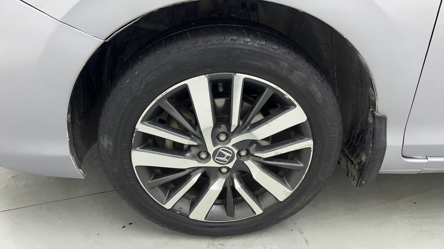 Used 2021 Honda City ZX CVT Petrol Petrol Automatic tyres LEFT FRONT TYRE RIM VIEW