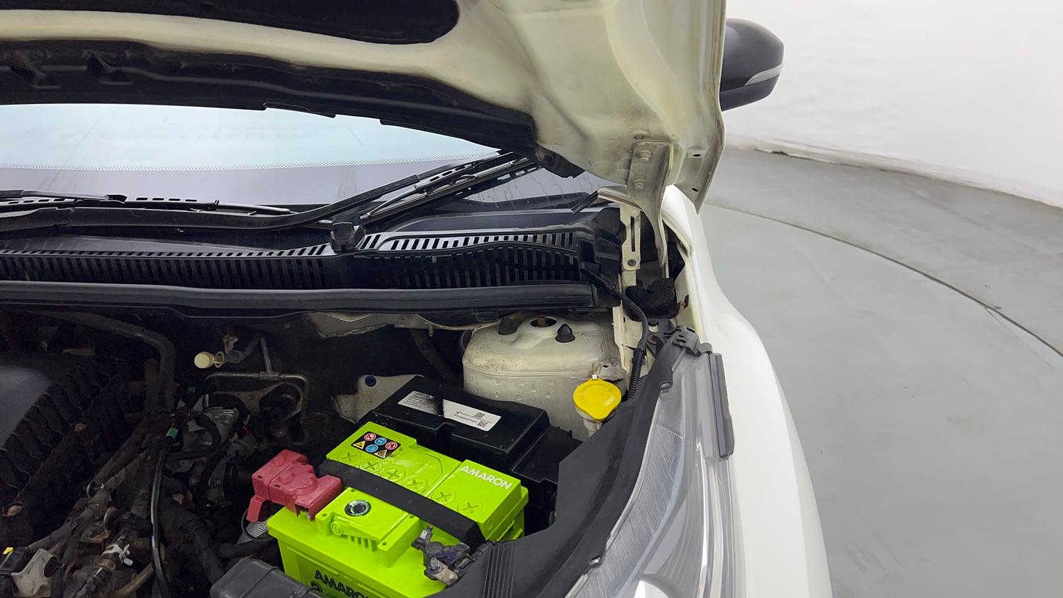 Used 2021 Tata Nexon XZ Plus (O) Petrol Manual engine ENGINE LEFT SIDE HINGE & APRON VIEW