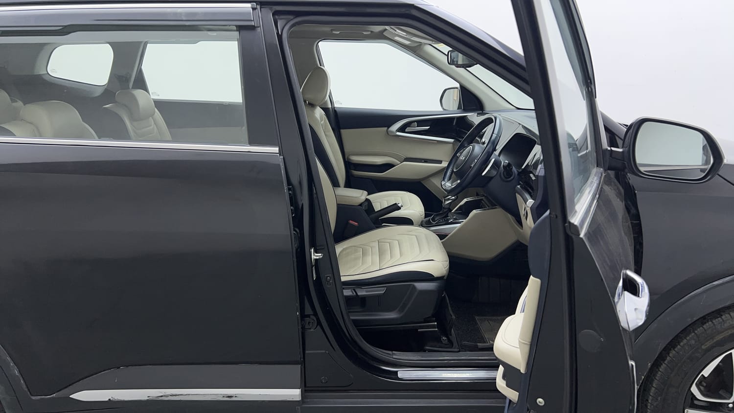 2022 Kia Carens Luxury Plus 1.5 Diesel 6 STR-17