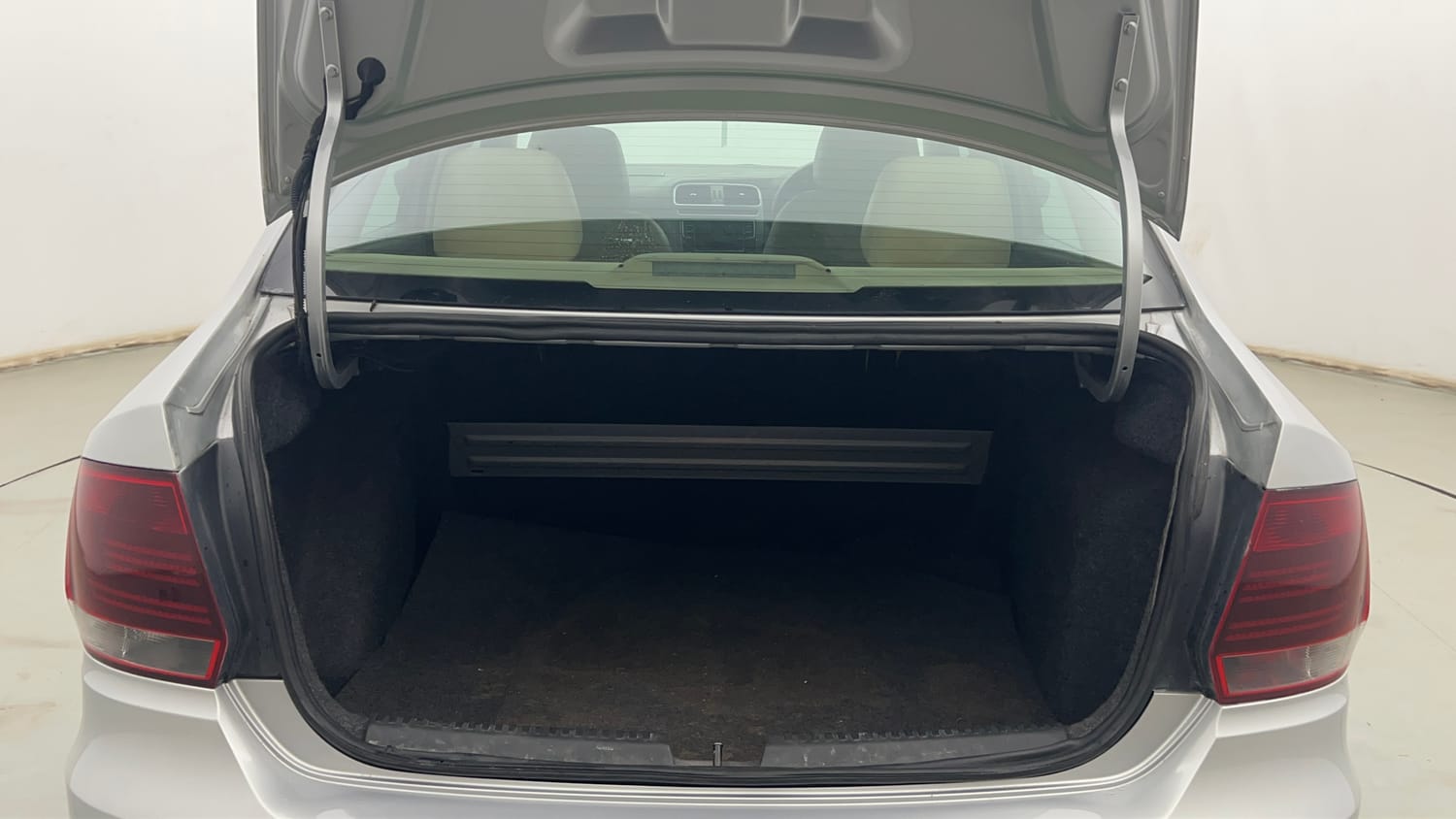 Used 2021 Volkswagen Vento Highline 1.0L TSI Petrol Manual interior DICKY INSIDE VIEW