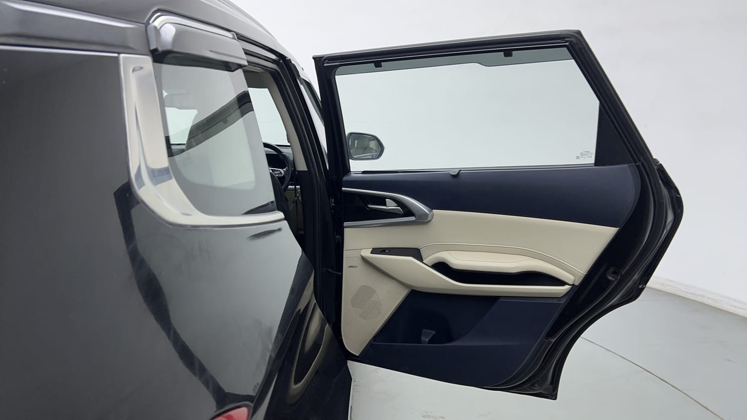 2022 Kia Carens Luxury Plus 1.5 Diesel 6 STR-20