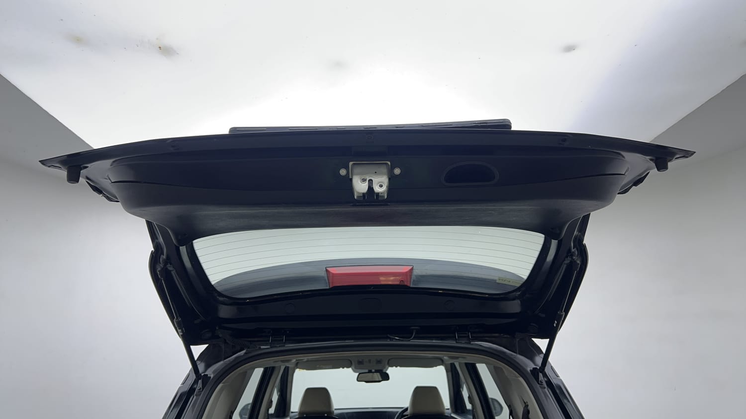 2022 Kia Carens Luxury Plus 1.5 Diesel 6 STR-25