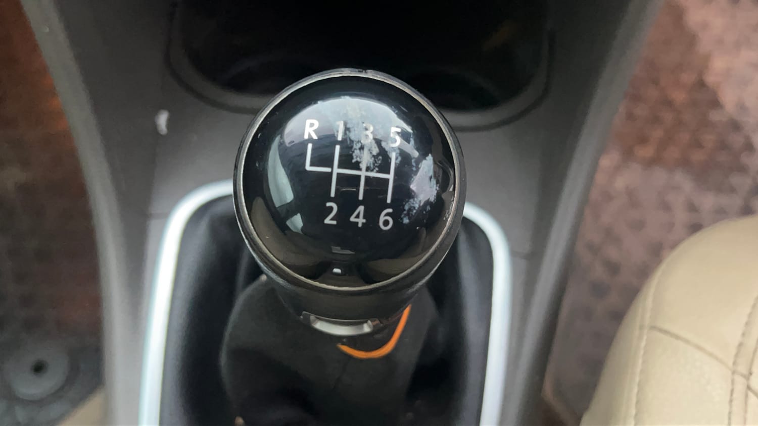 Used 2021 Volkswagen Vento Highline 1.0L TSI Petrol Manual interior GEAR  KNOB VIEW