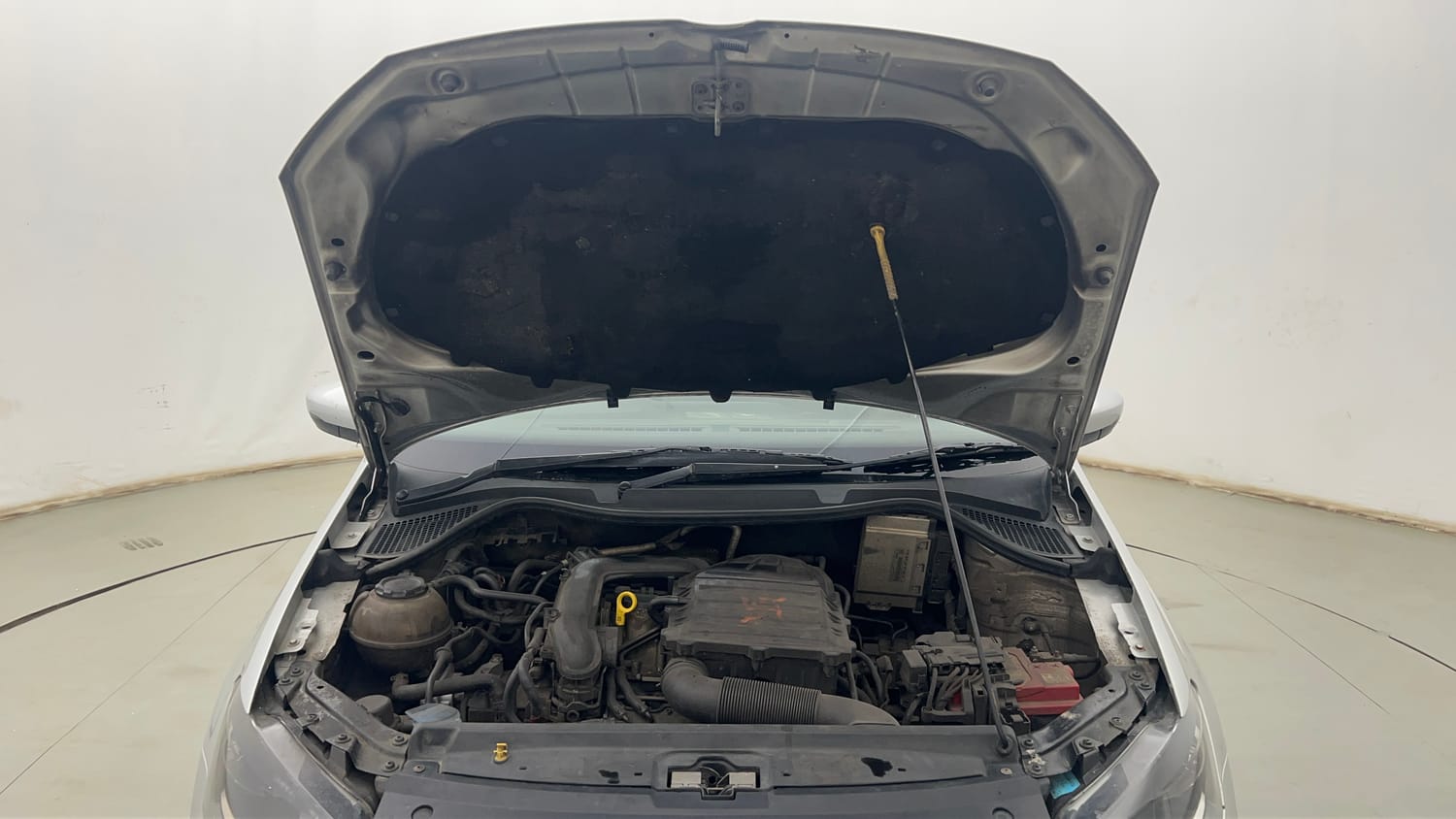 Used 2021 Volkswagen Vento Highline 1.0L TSI Petrol Manual engine ENGINE & BONNET OPEN FRONT VIEW