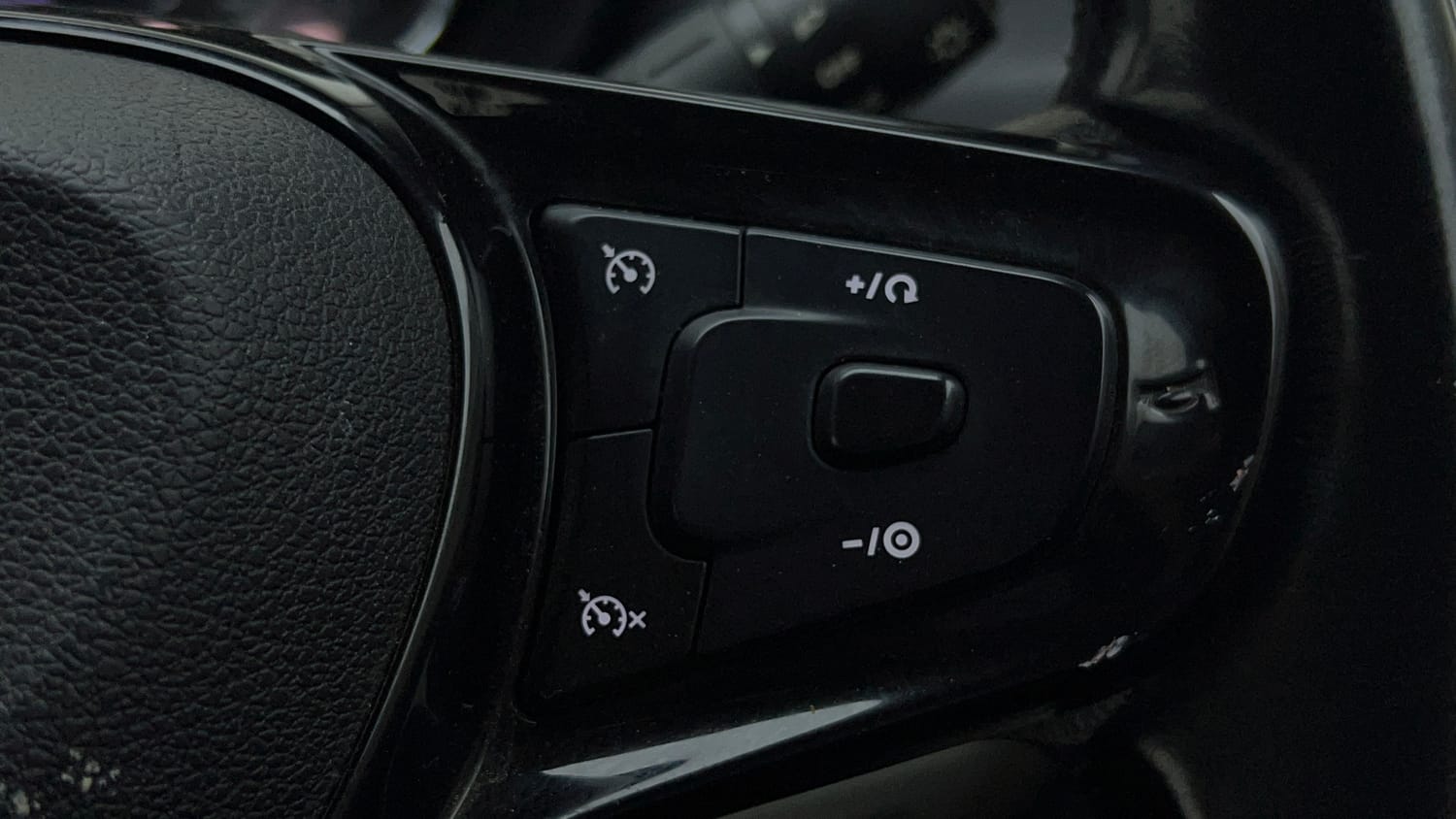 Used 2021 Tata Nexon XZ Plus (O) Petrol Manual top_features Cruise control