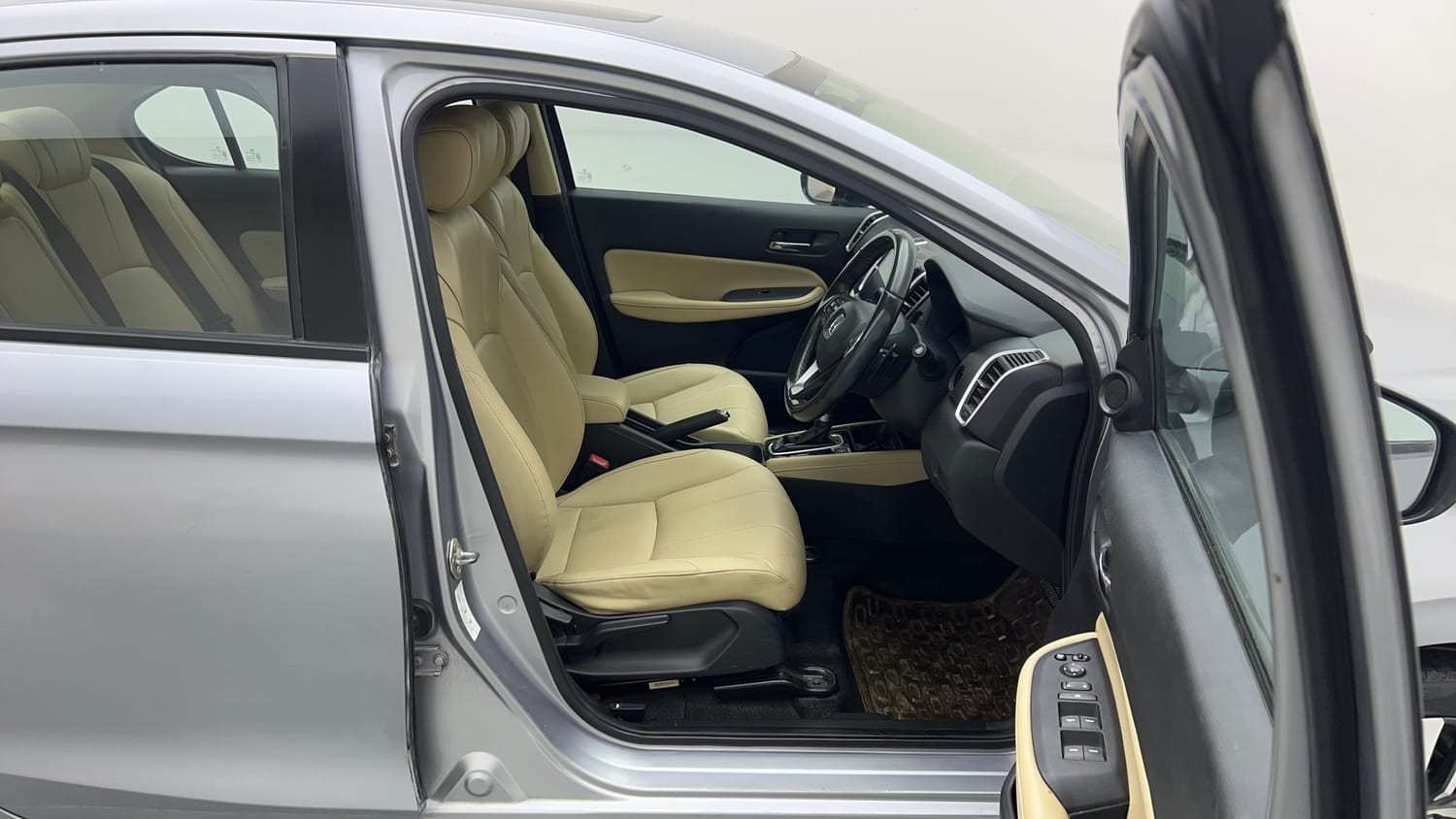 Used 2021 Honda City ZX CVT Petrol Petrol Automatic interior RIGHT SIDE FRONT DOOR CABIN VIEW