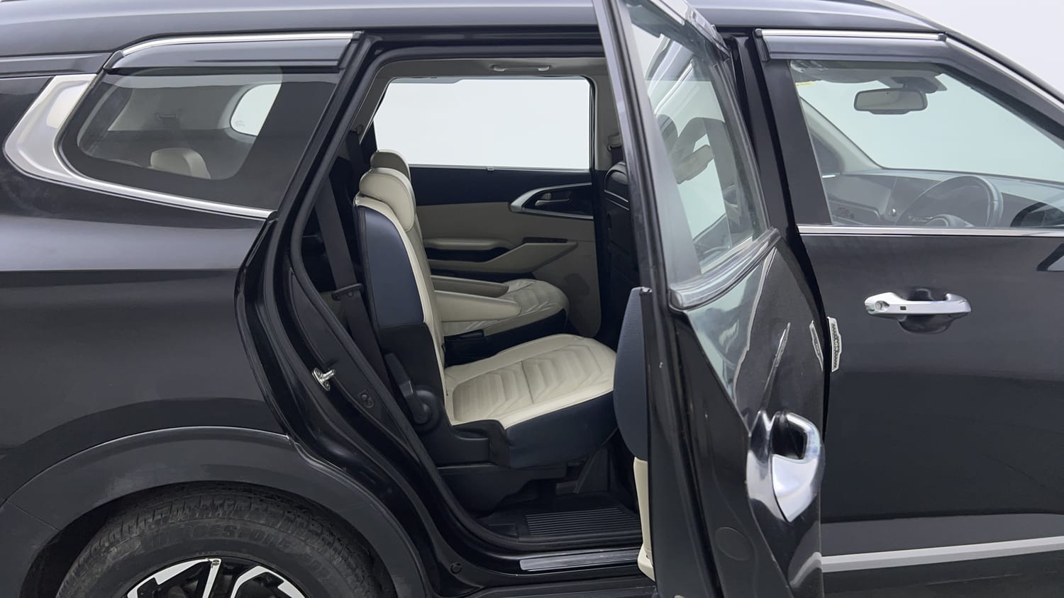 2022 Kia Carens Luxury Plus 1.5 Diesel 6 STR-18