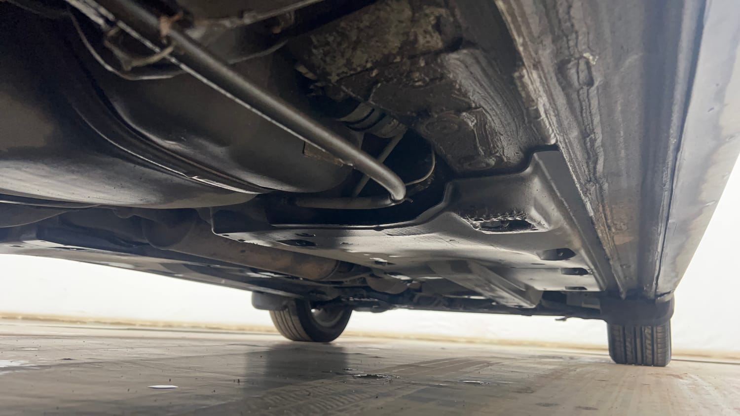 Used 2021 Volkswagen Vento Highline 1.0L TSI Petrol Manual extra REAR RIGHT UNDERBODY VIEW
