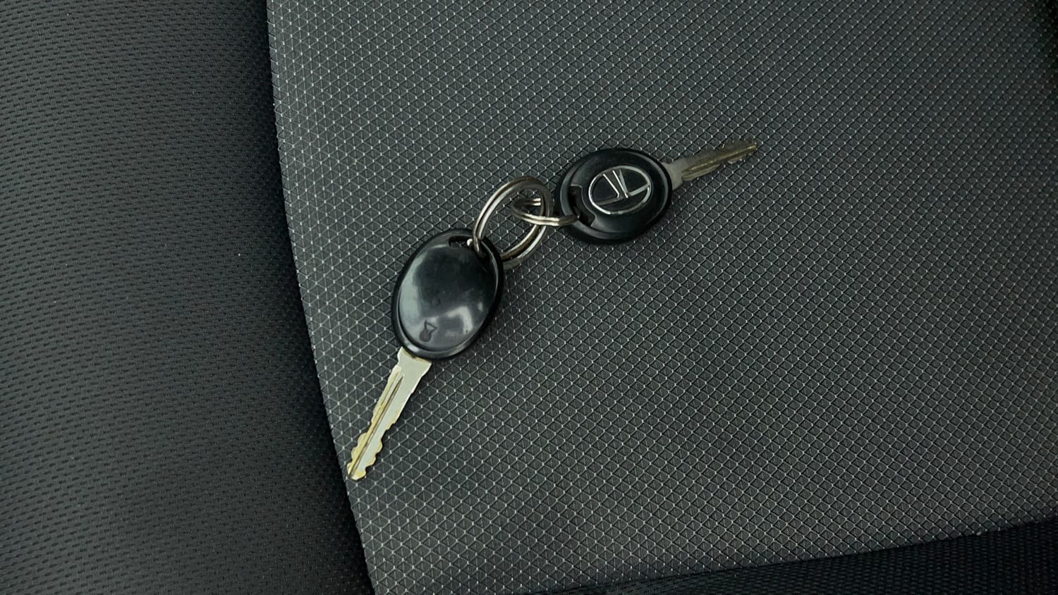 Used 2018 Tata Tigor Revotron XE Petrol Manual extra CAR KEY VIEW