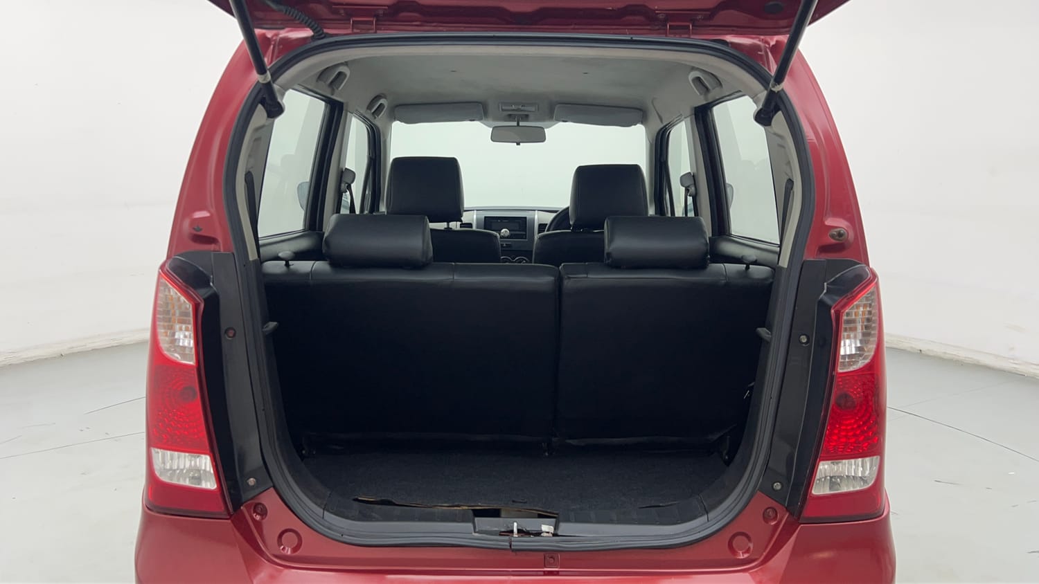 Used 2014 Maruti Suzuki Wagon R LXI Petrol Manual interior DICKY INSIDE VIEW