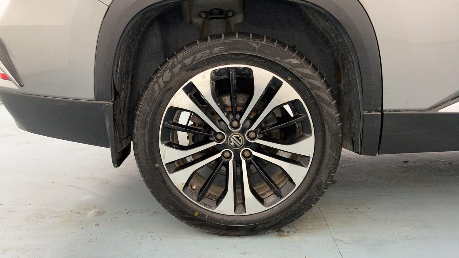 Used 2021 MG Motors Hector Plus Sharp Hybrid 1.5 Petrol Petrol Manual tyres RIGHT REAR TYRE RIM VIEW