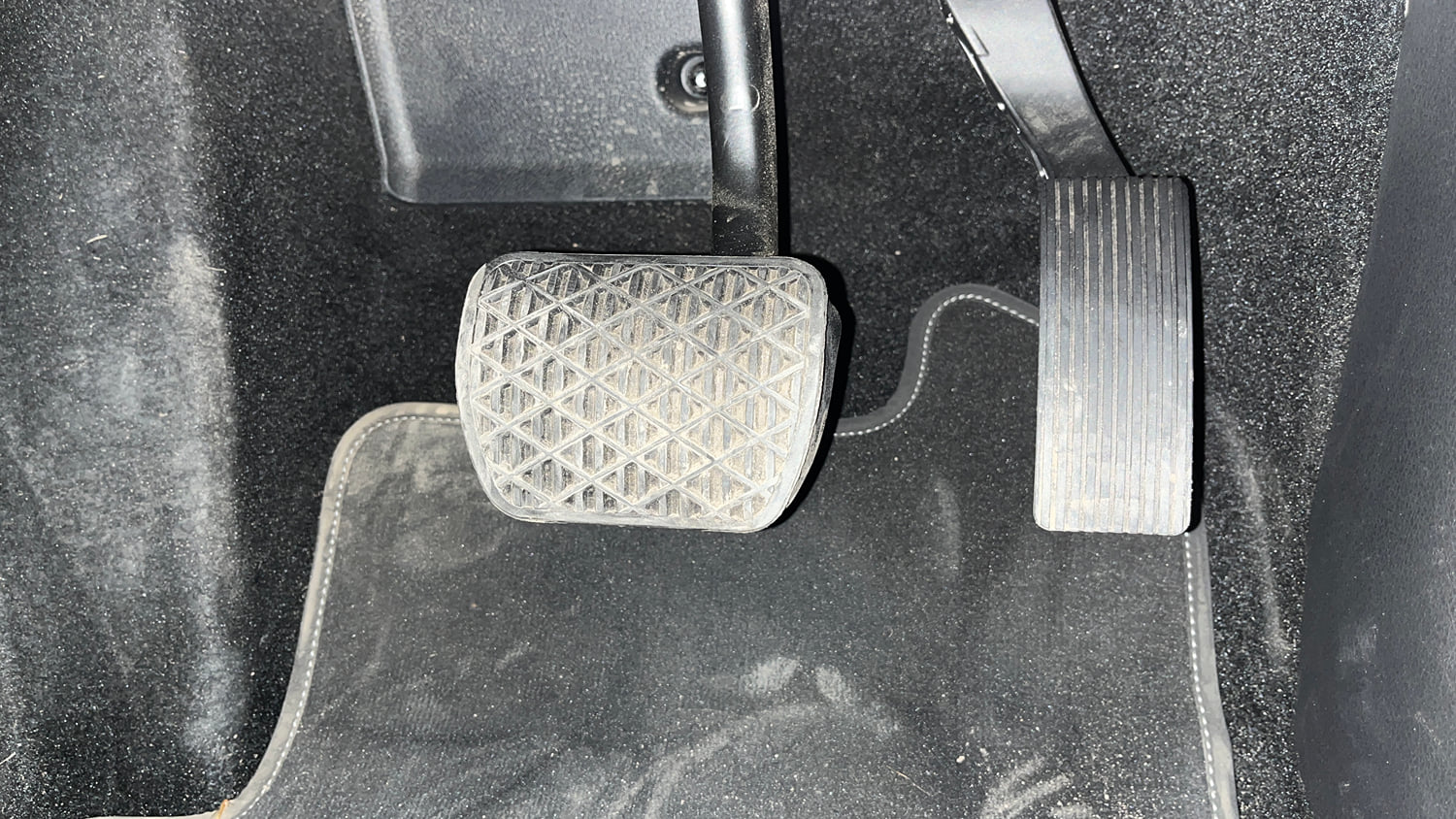 Used 2025 Mercedes-Benz GLA 220d 4MATIC Diesel Automatic interior PEDALS VIEW