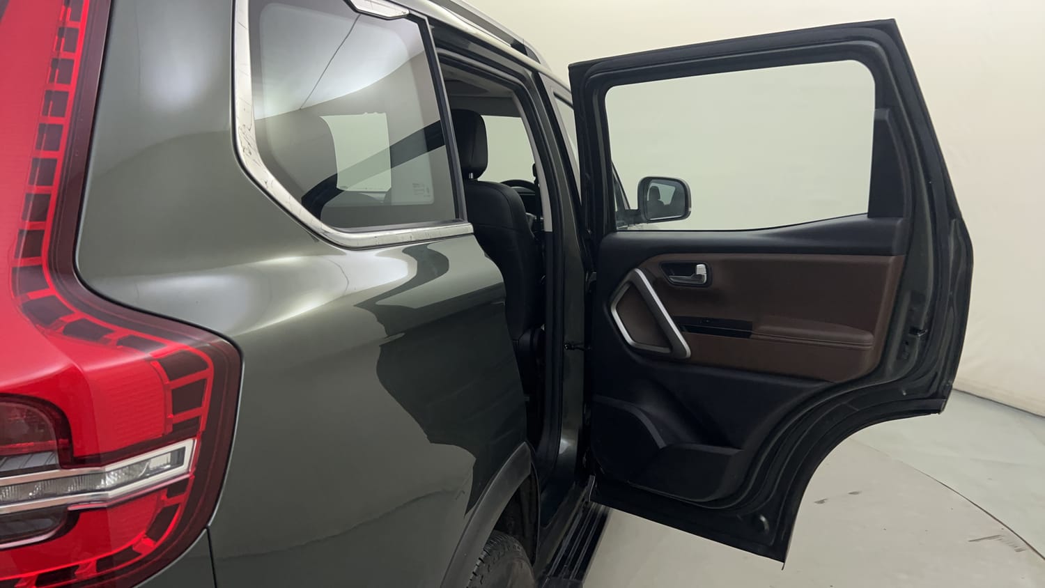 Used 2024 Mahindra Scorpio N Z8 Petrol MT 7 STR Petrol Manual interior RIGHT REAR DOOR OPEN VIEW