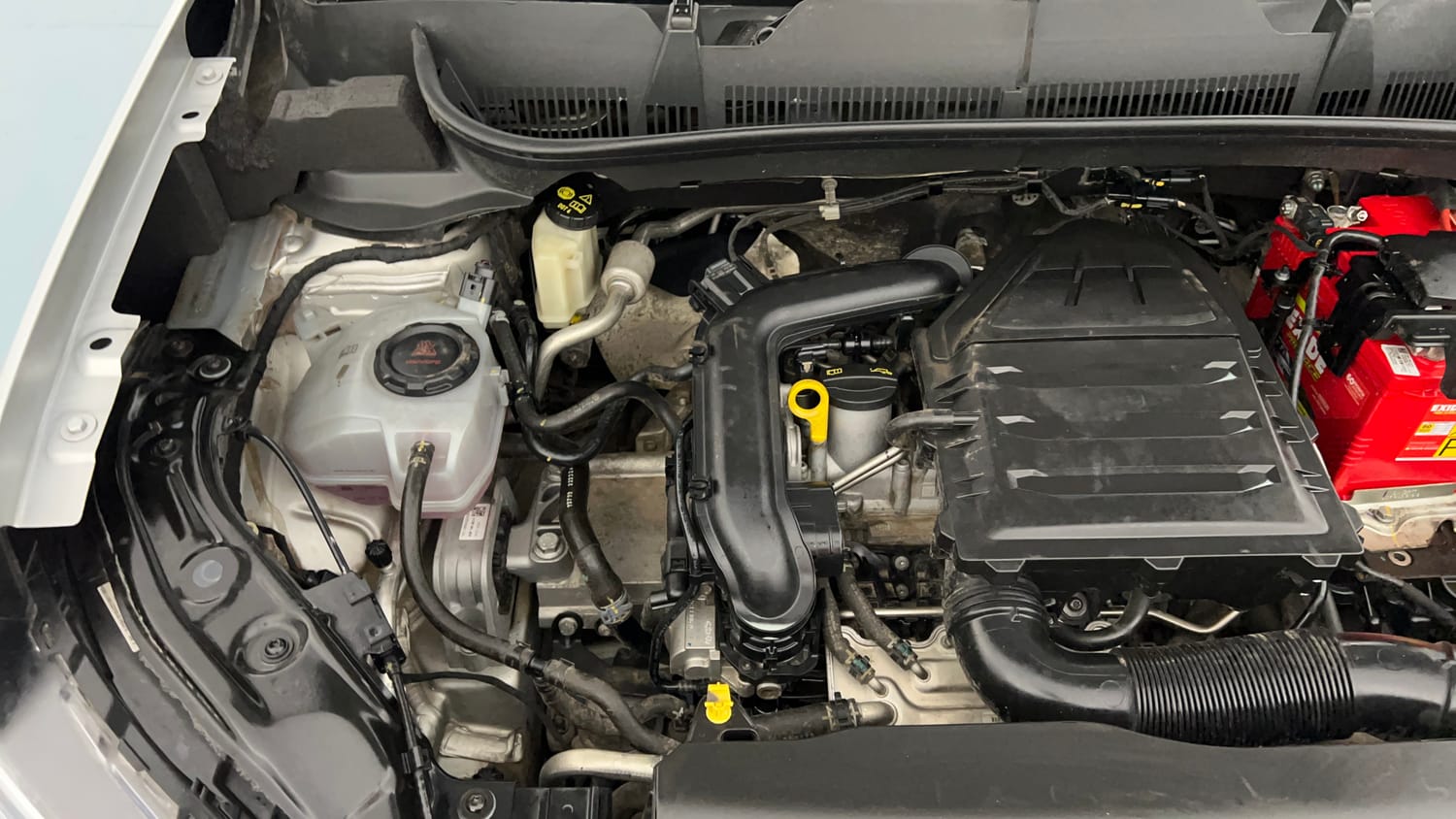 Used 2025 Volkswagen Taigun Topline 1.0 TSI AT Petrol Automatic engine ENGINE RIGHT SIDE VIEW