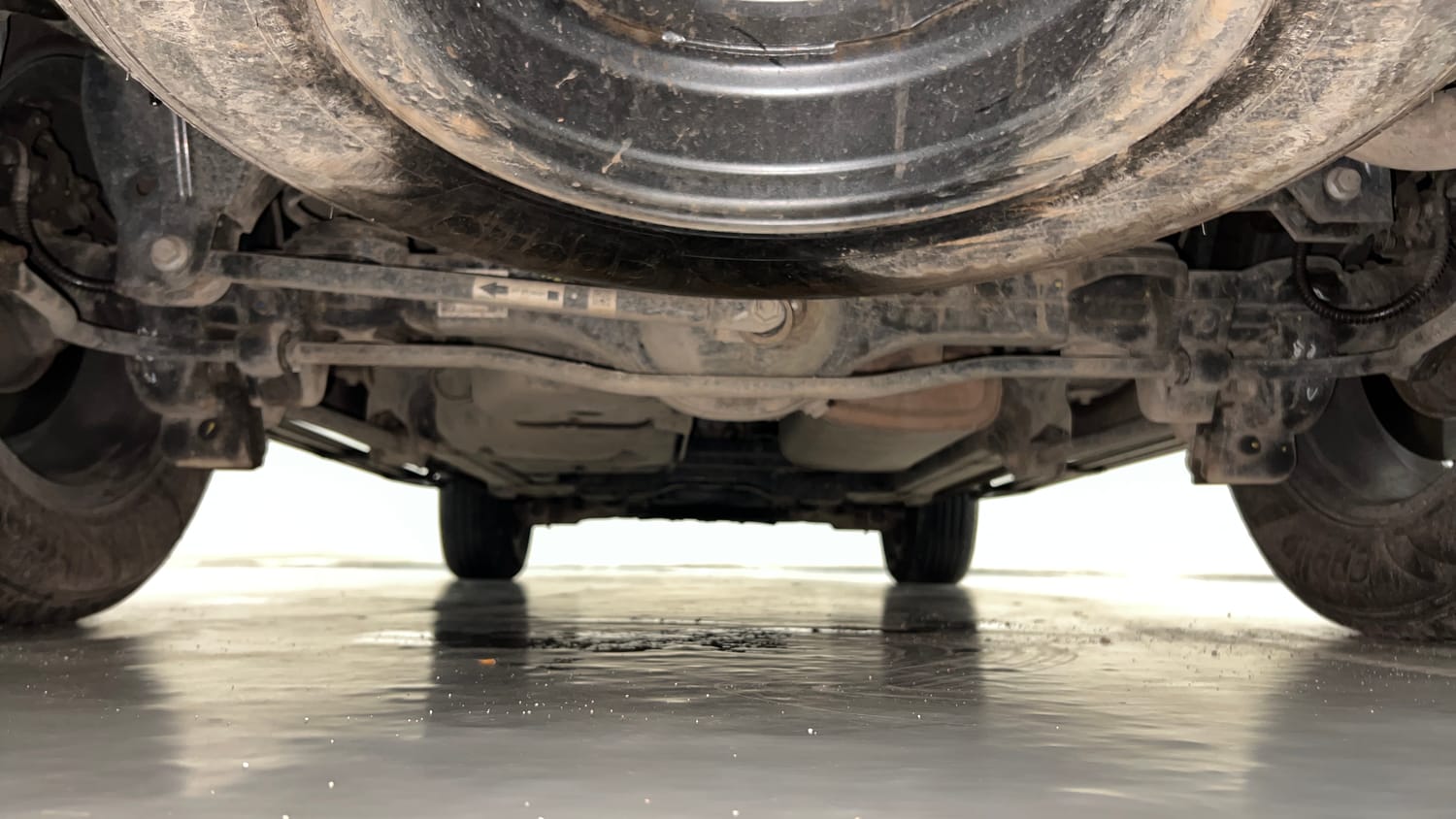 Used 2024 Mahindra Scorpio N Z8 Petrol MT 7 STR Petrol Manual extra REAR UNDERBODY VIEW (TAKEN FROM REAR)