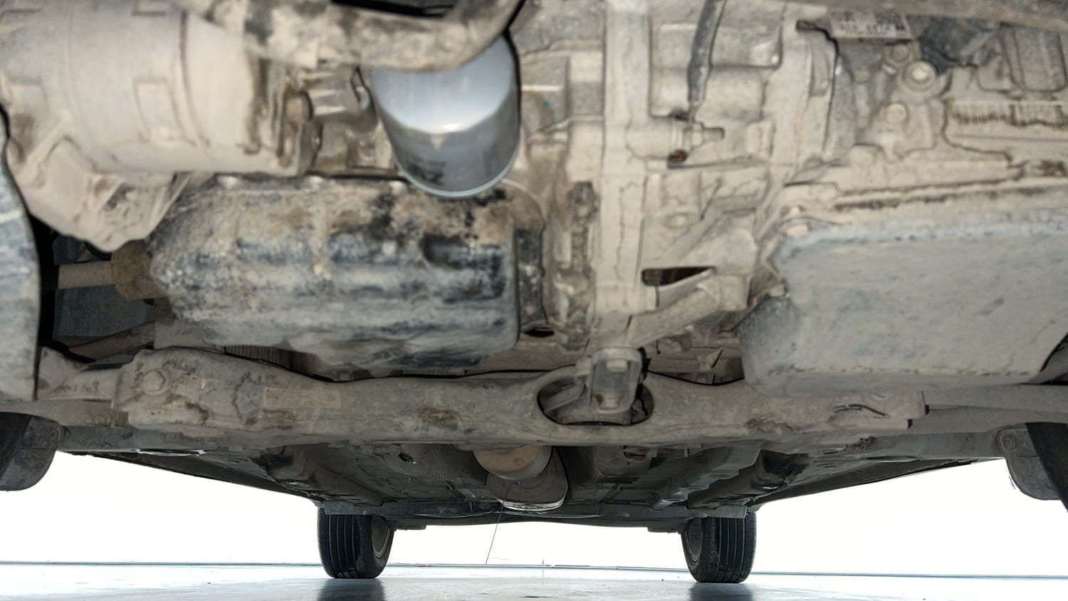 Used 2025 Volkswagen Taigun Topline 1.0 TSI AT Petrol Automatic extra FRONT LEFT UNDERBODY VIEW