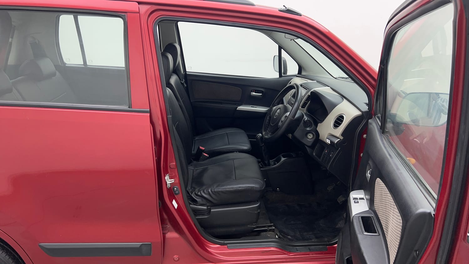 Used 2014 Maruti Suzuki Wagon R LXI Petrol Manual interior RIGHT SIDE FRONT DOOR CABIN VIEW