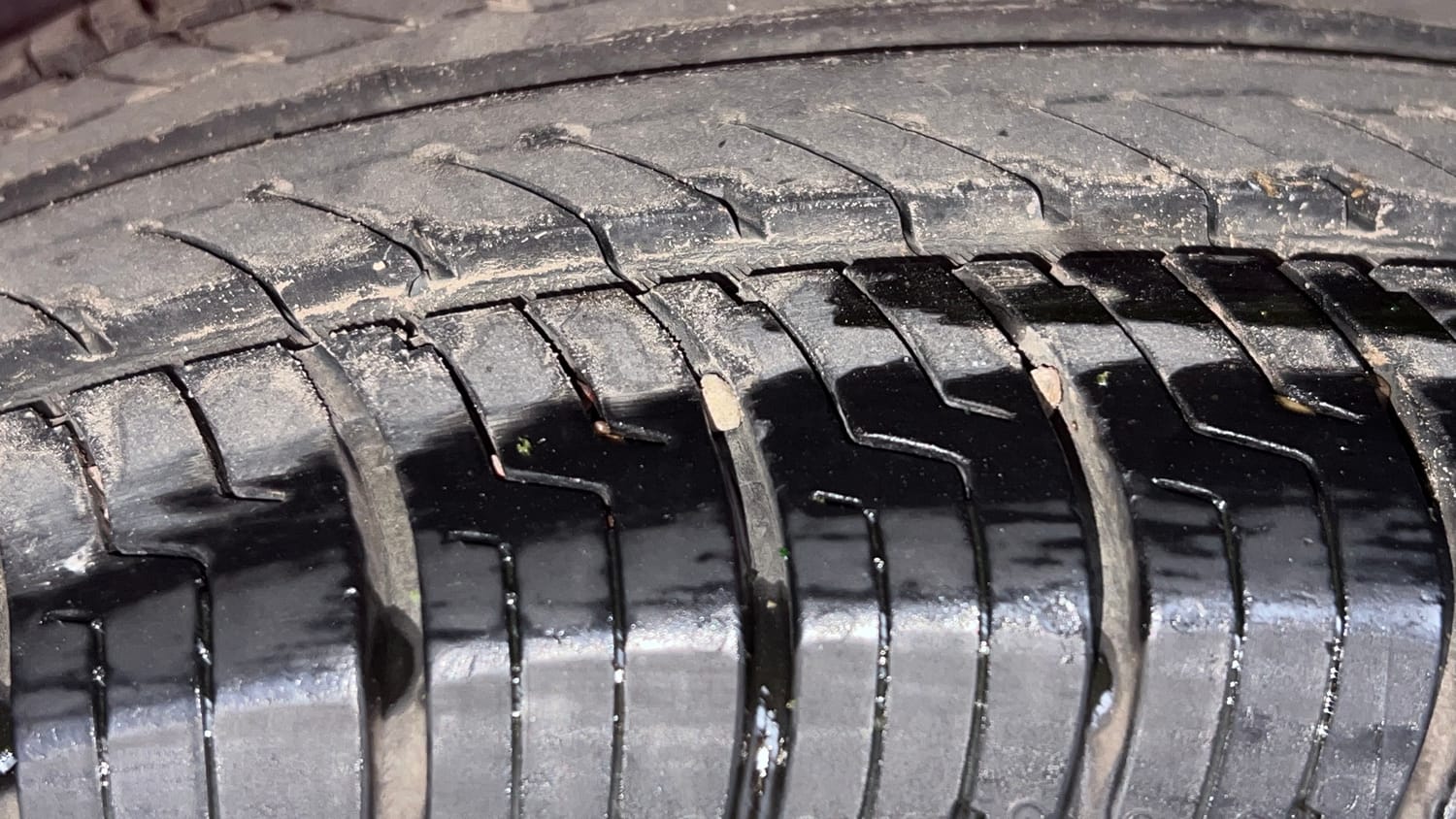 Used 2020 Volkswagen Polo Comfortline 1.0L (P) Petrol Manual tyres RIGHT REAR TYRE TREAD VIEW