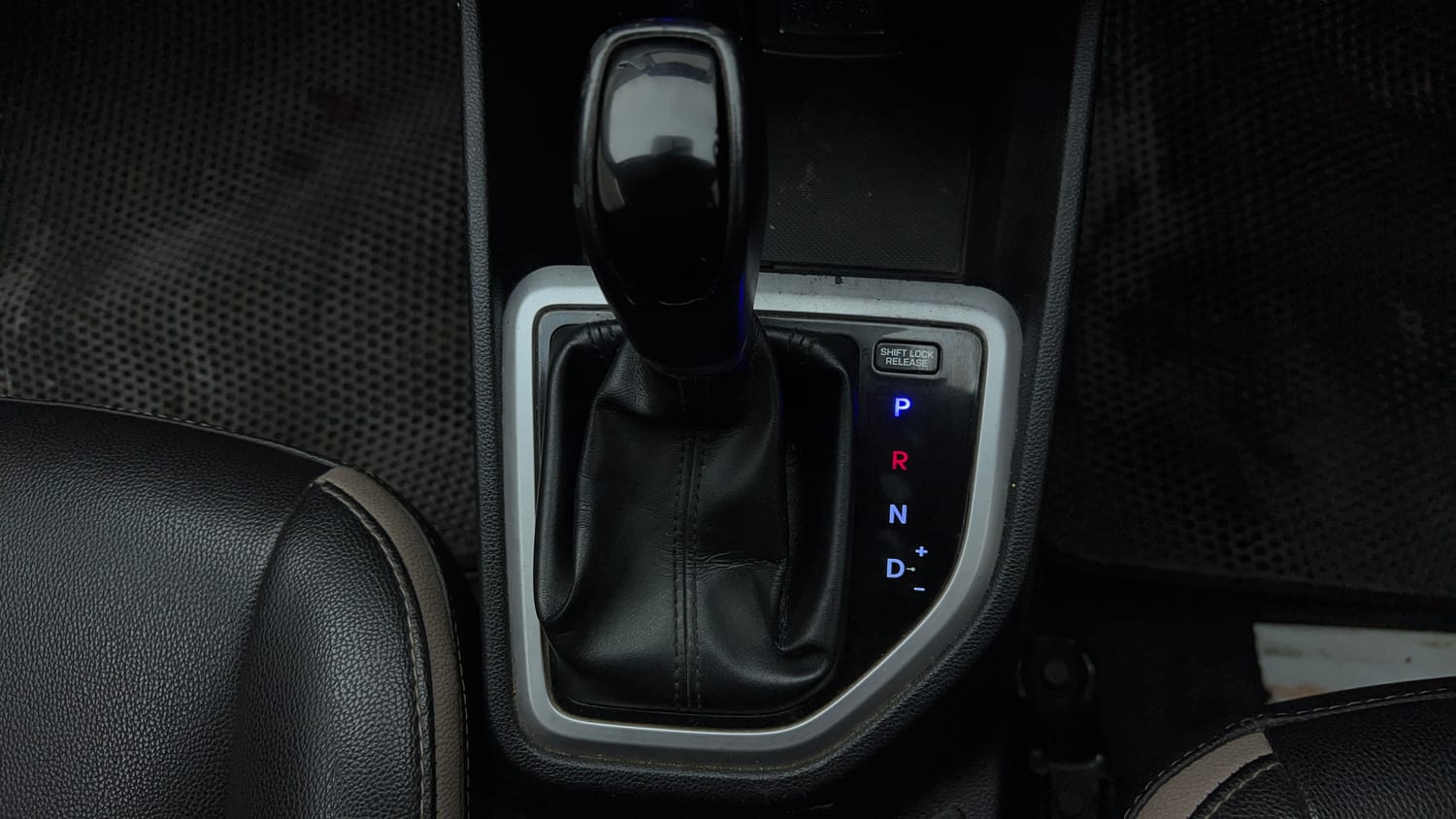 Used 2018 Hyundai Creta SX 1.6 AT Petrol Petrol Automatic interior GEAR  KNOB VIEW