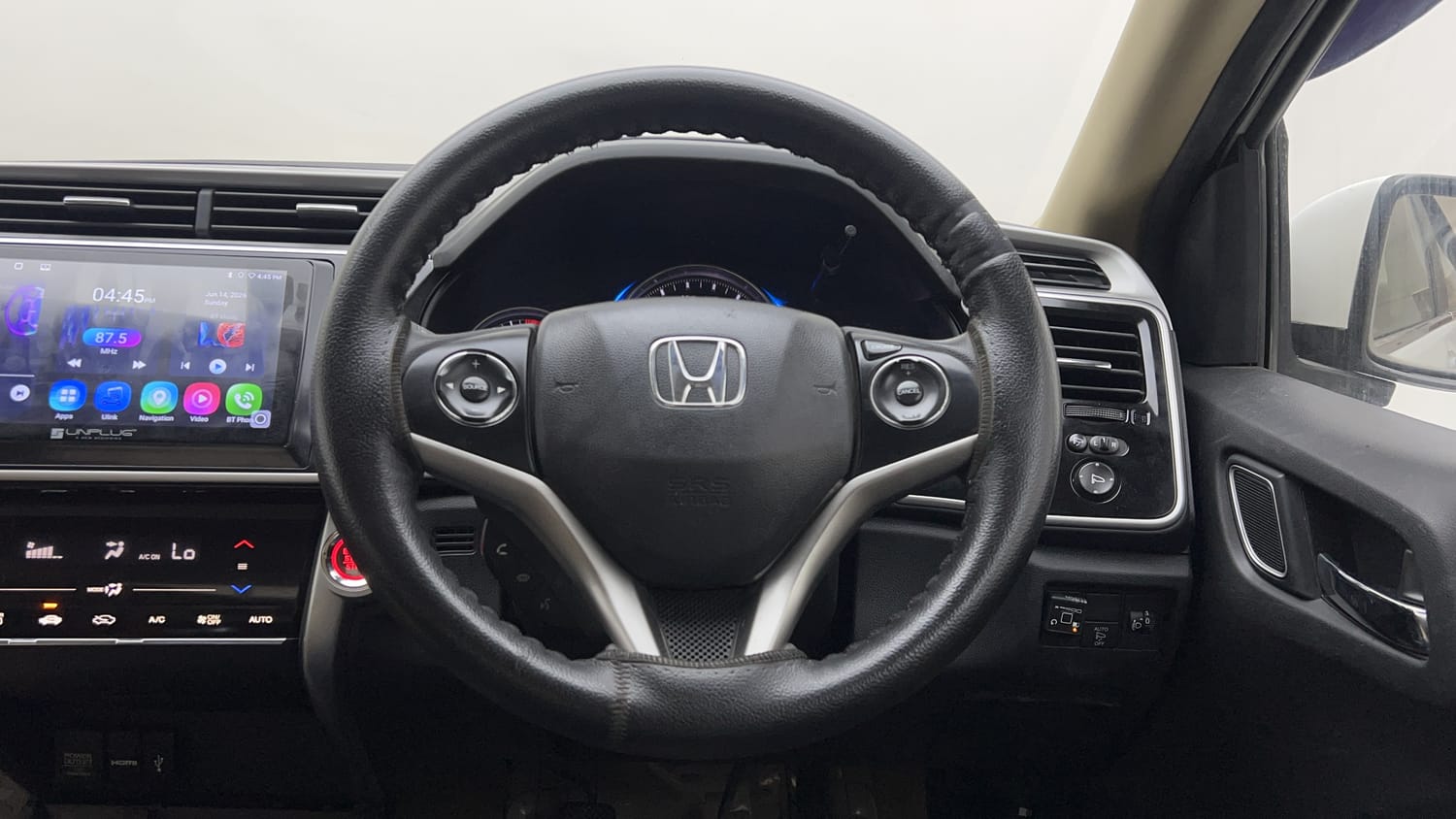 2018 Honda City V Petrol + CNG(Outside Fitted)-14