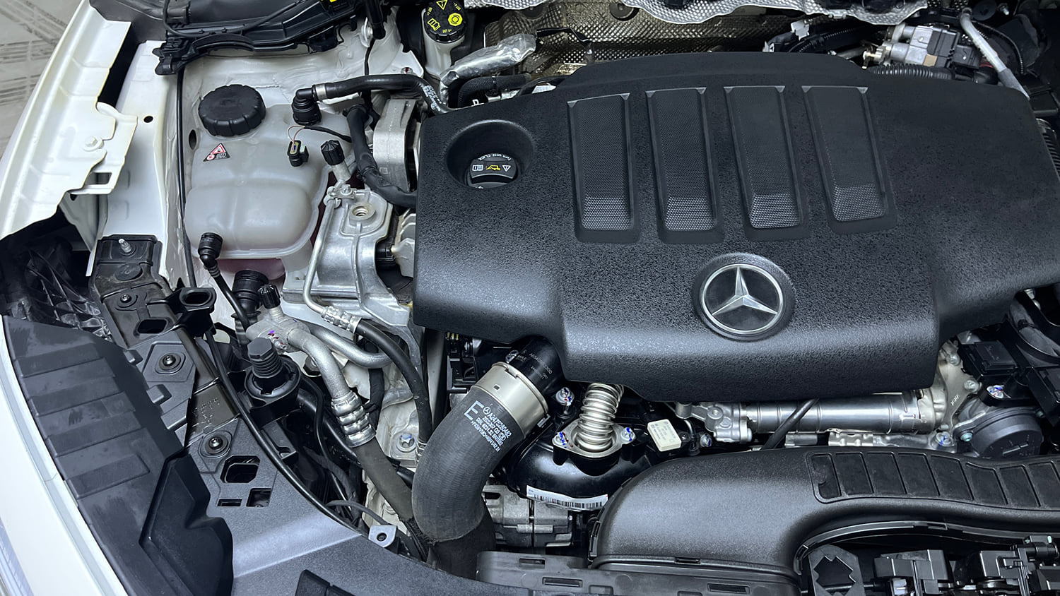 Used 2025 Mercedes-Benz GLA 220d 4MATIC Diesel Automatic engine ENGINE RIGHT SIDE VIEW
