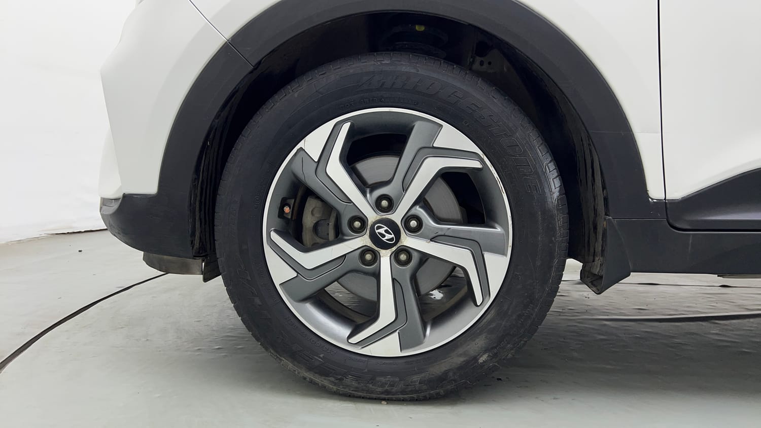 Used 2018 Hyundai Creta SX 1.6 AT Petrol Petrol Automatic tyres LEFT FRONT TYRE RIM VIEW
