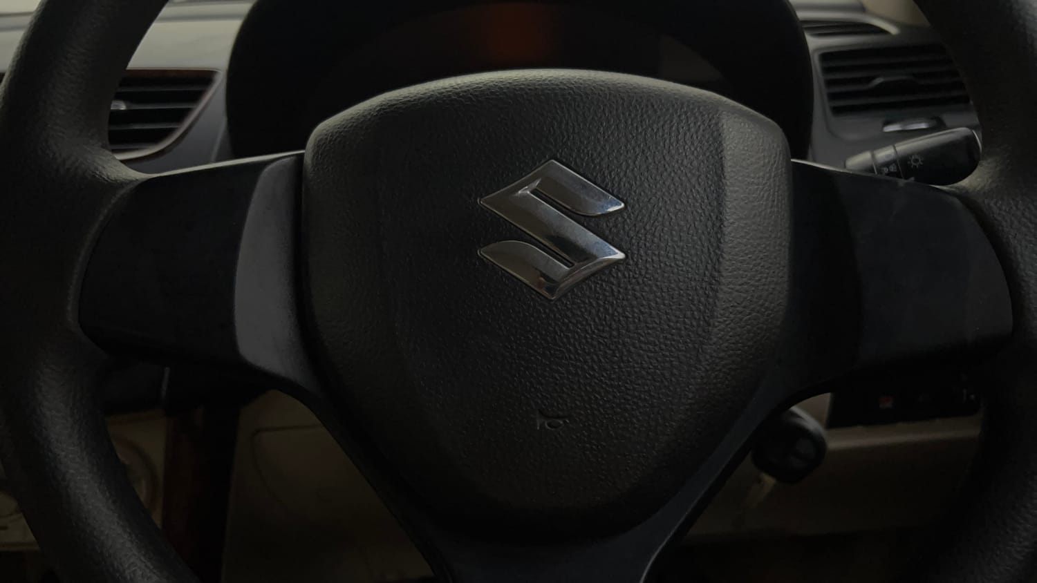 Used 2012 Maruti Suzuki Swift Dzire Automatic Petrol Automatic top_features Steering mounted controls
