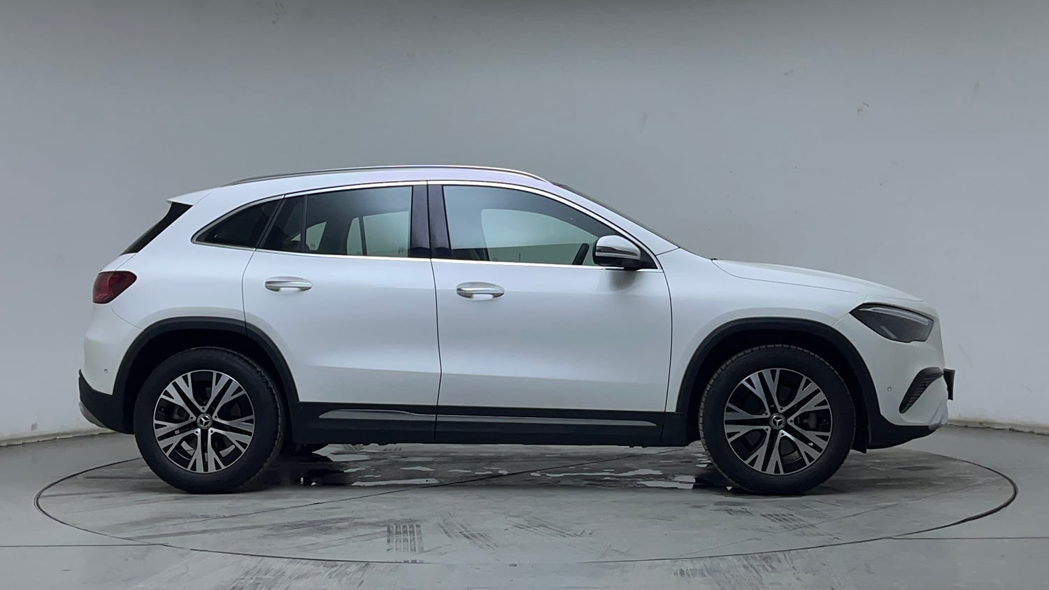 Used 2025 Mercedes-Benz GLA 220d 4MATIC Diesel Automatic exterior RIGHT SIDE VIEW