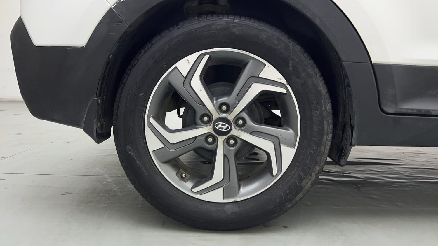 Used 2018 Hyundai Creta SX 1.6 AT Petrol Petrol Automatic tyres RIGHT REAR TYRE RIM VIEW
