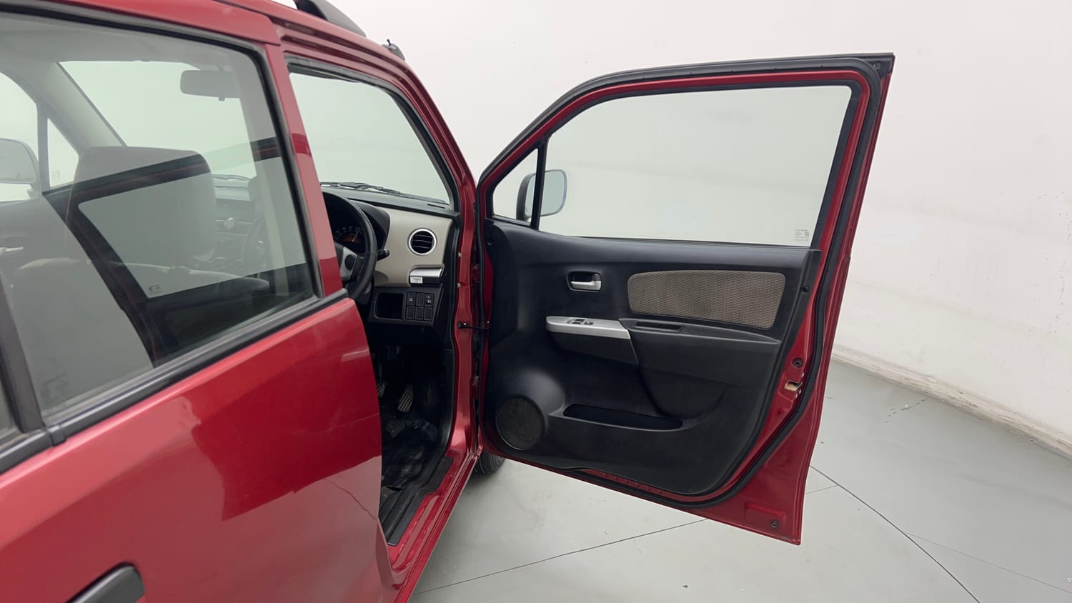 Used 2014 Maruti Suzuki Wagon R LXI Petrol Manual interior RIGHT FRONT DOOR OPEN VIEW