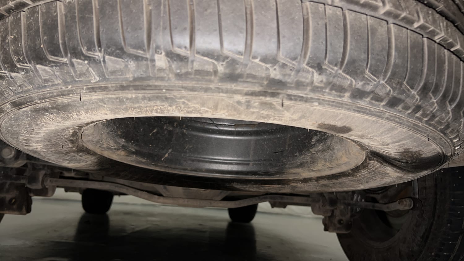 Used 2024 Mahindra Scorpio N Z8 Petrol MT 7 STR Petrol Manual tyres SPARE TYRE VIEW
