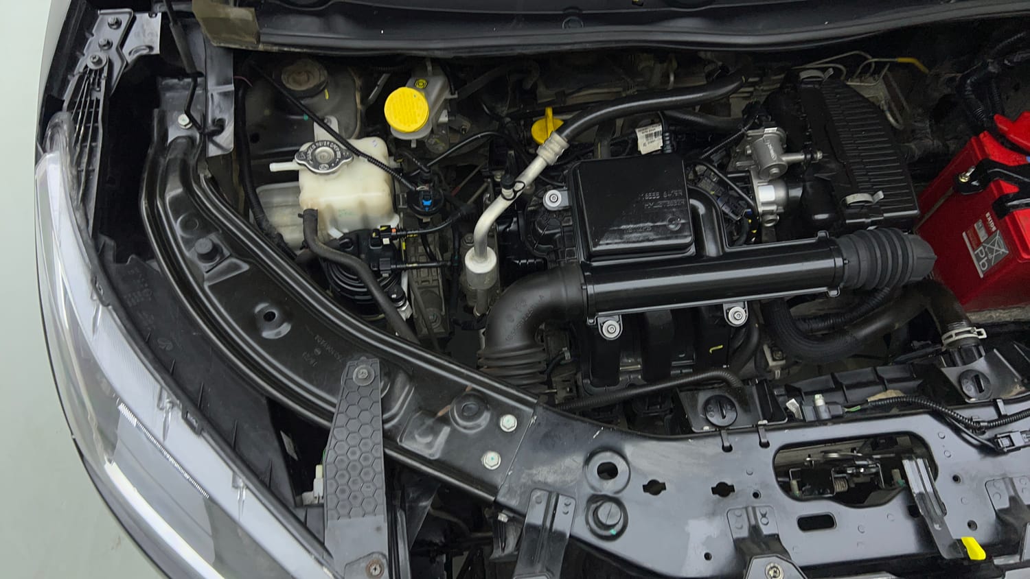 Used 2023 Nissan Magnite XV Petrol Manual engine ENGINE RIGHT SIDE VIEW