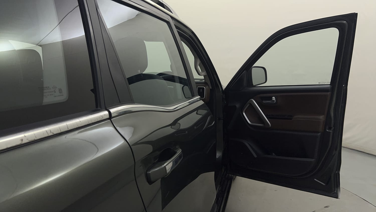 Used 2024 Mahindra Scorpio N Z8 Petrol MT 7 STR Petrol Manual interior RIGHT FRONT DOOR OPEN VIEW