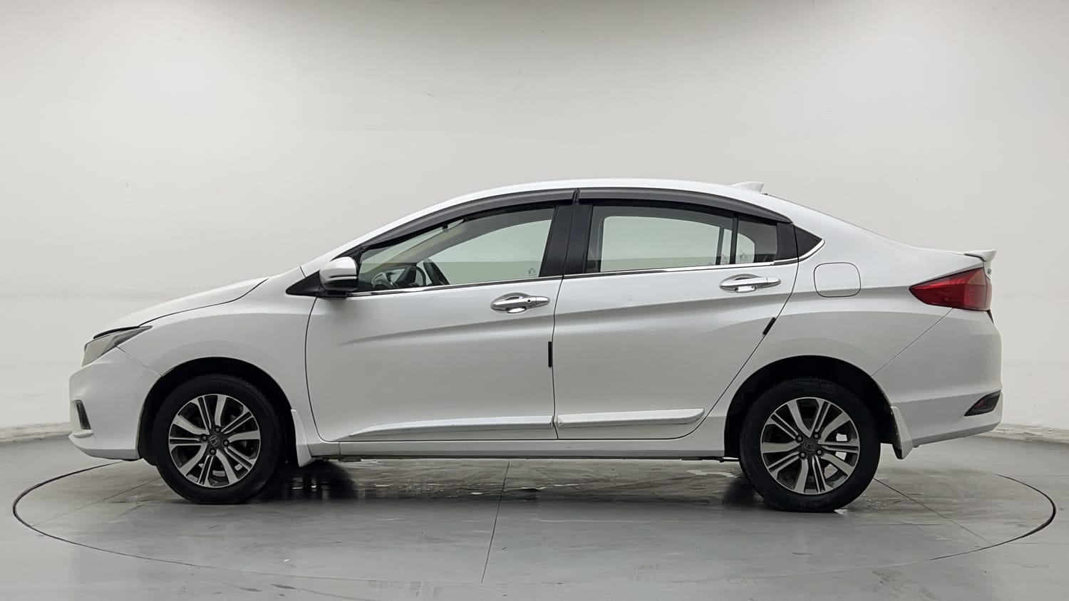 2018 Honda City V Petrol + CNG(Outside Fitted)-1
