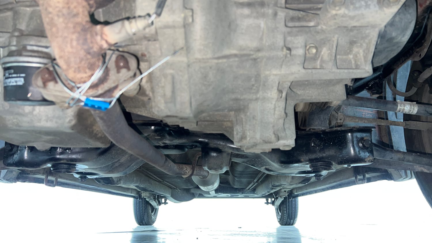 Used 2014 Maruti Suzuki Wagon R LXI Petrol Manual extra FRONT LEFT UNDERBODY VIEW