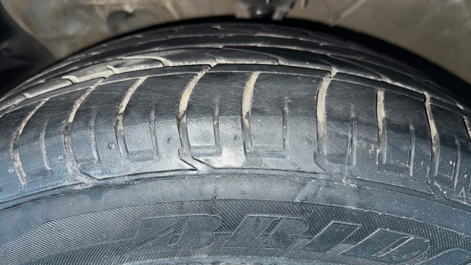 Used 2018 Hyundai Creta SX 1.6 AT Petrol Petrol Automatic tyres LEFT FRONT TYRE TREAD VIEW