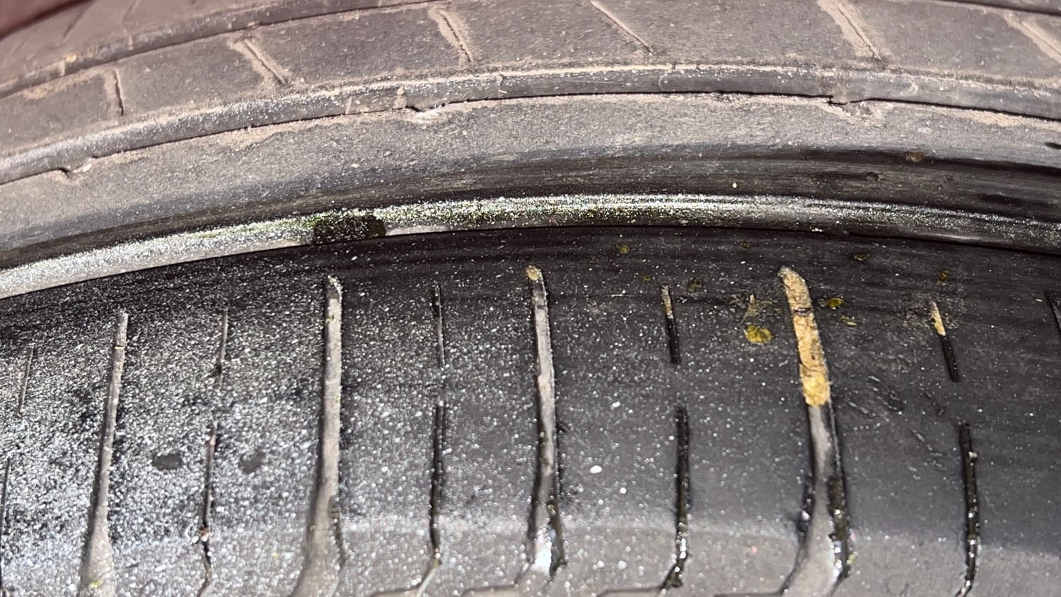 Used 2020 Volkswagen Polo Comfortline 1.0L (P) Petrol Manual tyres LEFT REAR TYRE TREAD VIEW