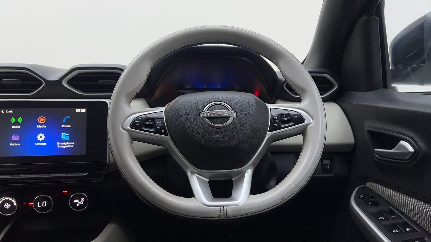 Used 2023 Nissan Magnite XV Petrol Manual interior STEERING VIEW