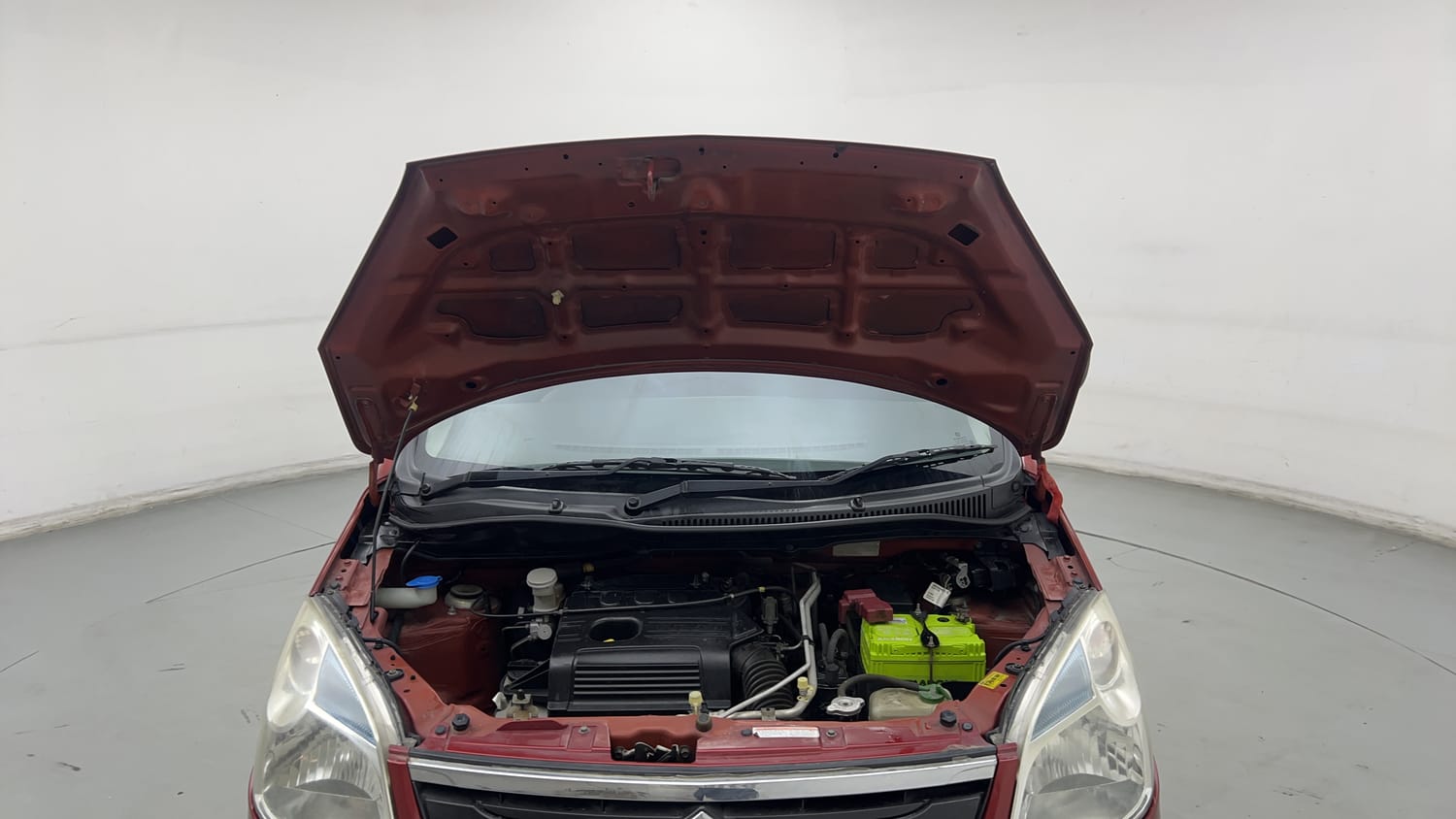 Used 2014 Maruti Suzuki Wagon R LXI Petrol Manual engine ENGINE & BONNET OPEN FRONT VIEW